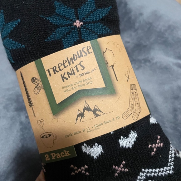 2-Pack Sherpa Lined Socks (BNWT) - Picture 2 of 8